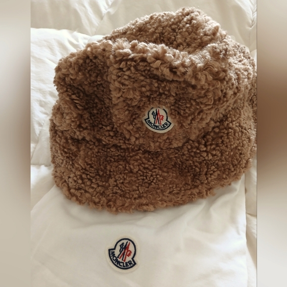 Moncler faux shearjng camel color hat with logo and neck ties - Picture 1 of 9